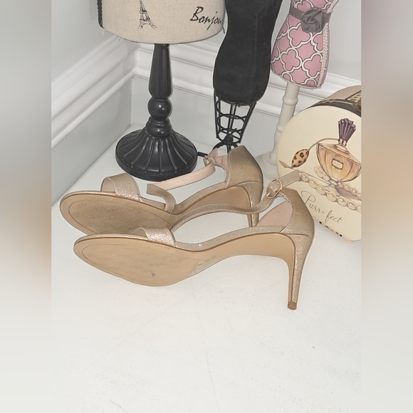 Kelly & Katie Gold Open Toe Etilla Heel Size 9.5M NWT - Picture 5 of 9